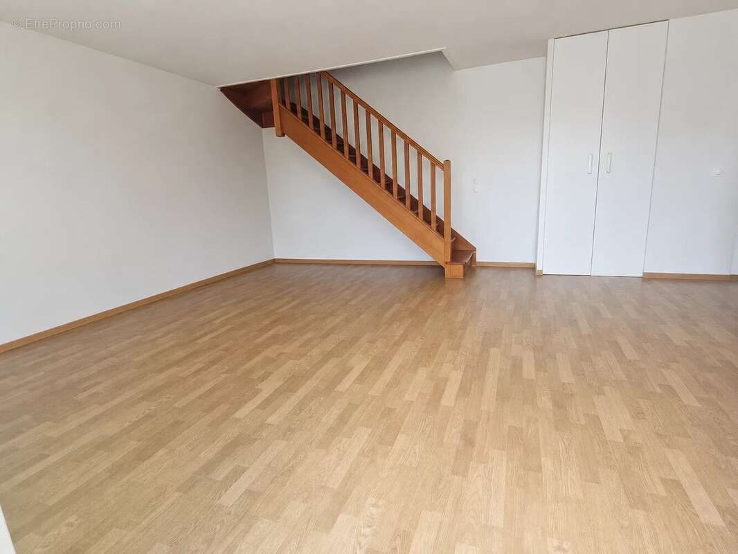 Appartement à VOISINS-LE-BRETONNEUX
