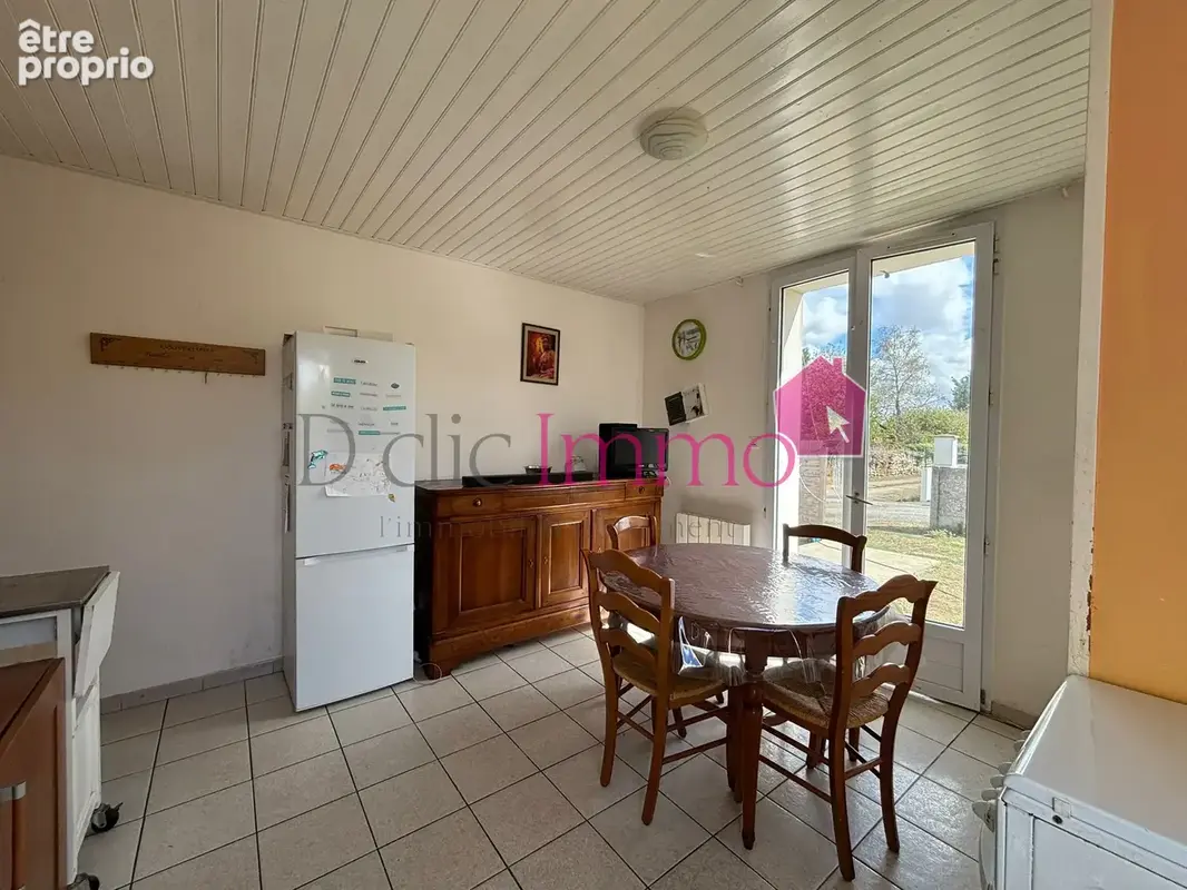 COMMEQUIERS - centre ville - Maison composée de deux logements - photo 11