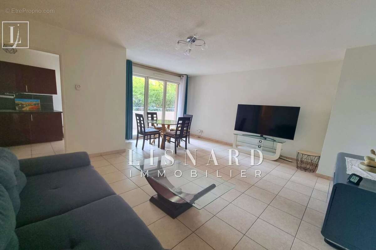 Appartement à VALLAURIS