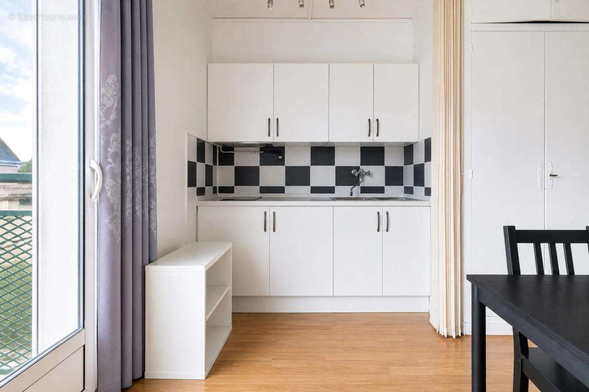 Paris 16e - T1 bis avec balcon, vue dégagée, cave, parking 34 m² - photo 4