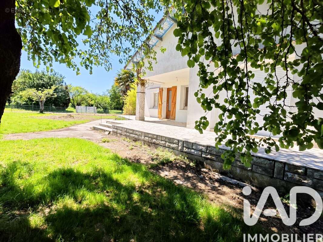 Maison 155 m² à Cherbonnieres  - photo 2