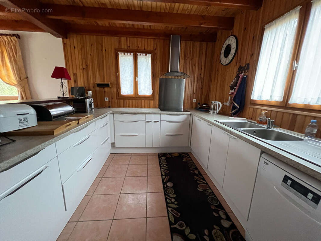 Maison à LACHAPELLE-AUZAC