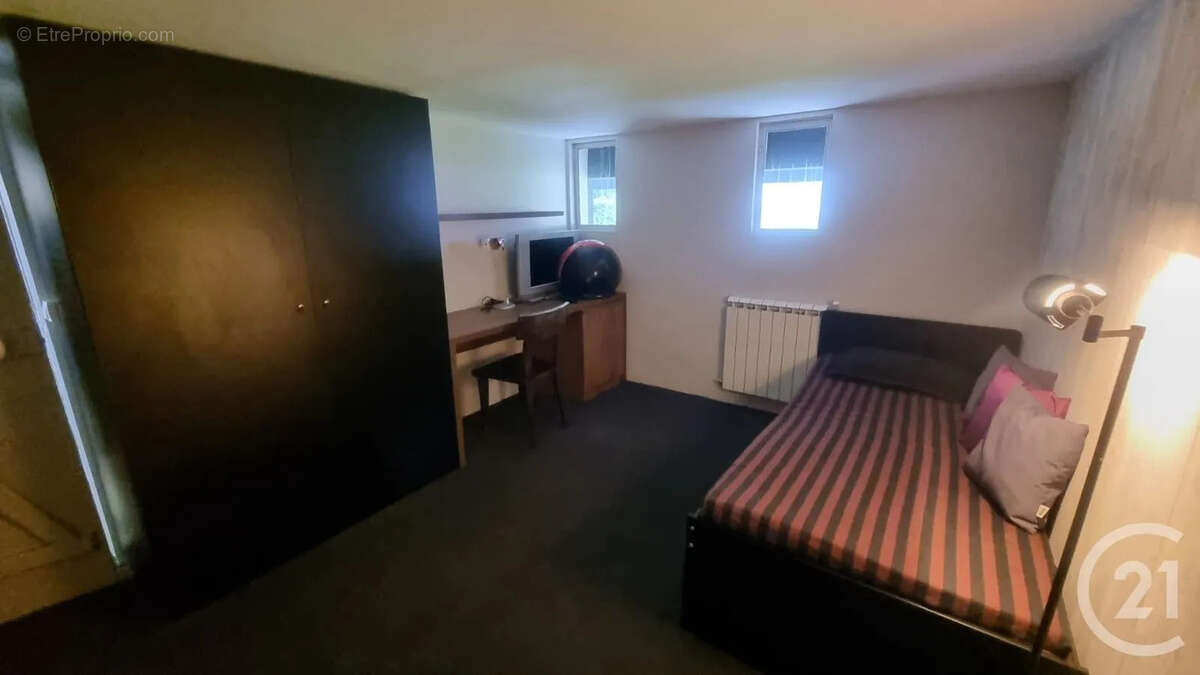 Maison à SAINT-MAUR-DES-FOSSES