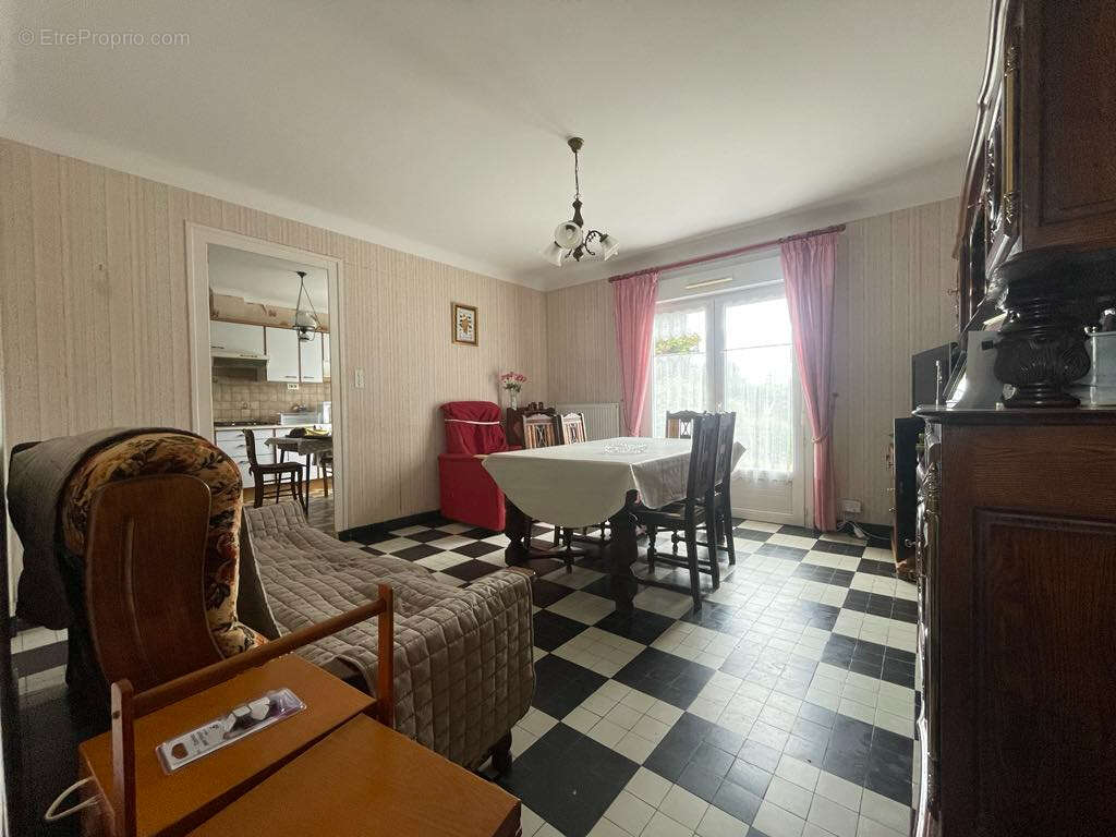 Maison à SAINT-LYPHARD