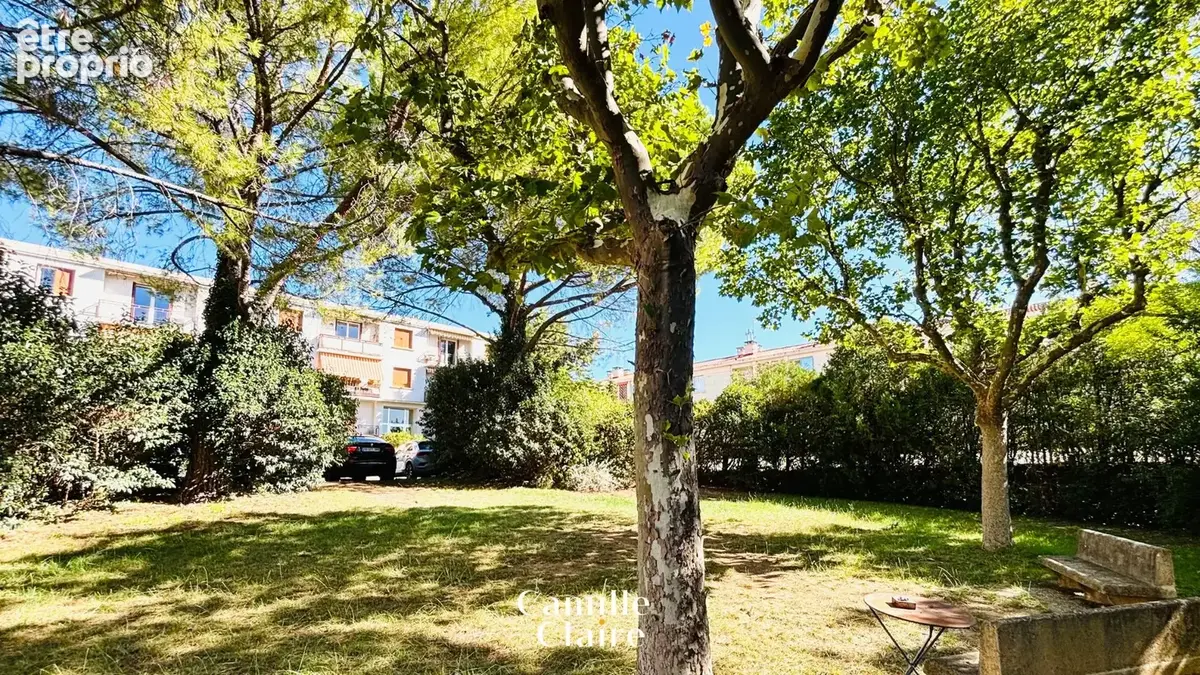 Appartement  T3 traversant en dernier étage, entièrement rénové sur Aix en Provence, vue dégagée, commerces à - photo 13