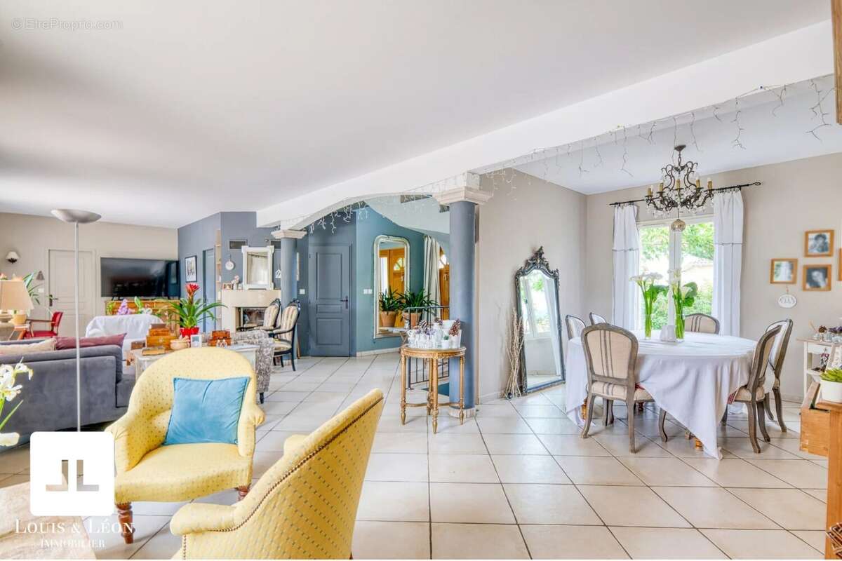 Maison à MORANCE