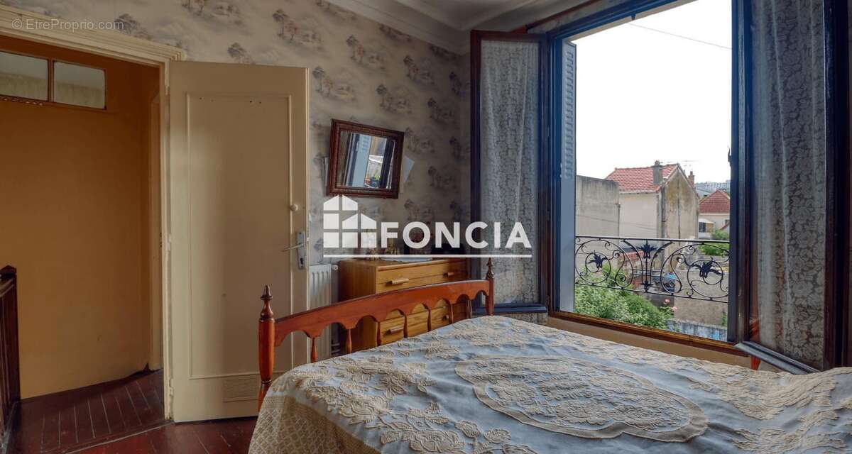 Maison à IVRY-SUR-SEINE