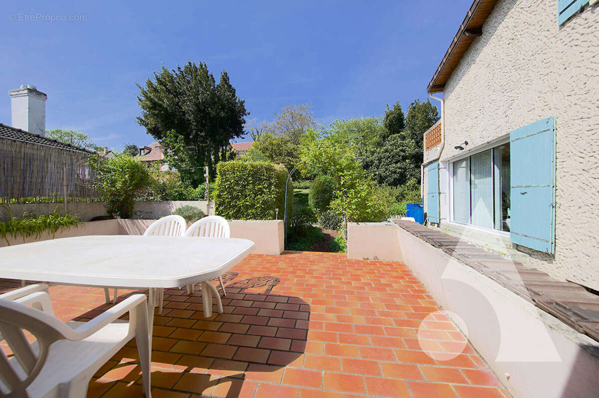 Maison à CORBEIL-ESSONNES