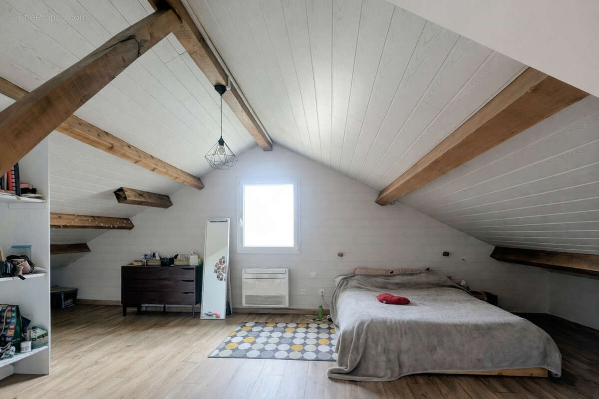 Maison à DOMPIERRE-SUR-VEYLE