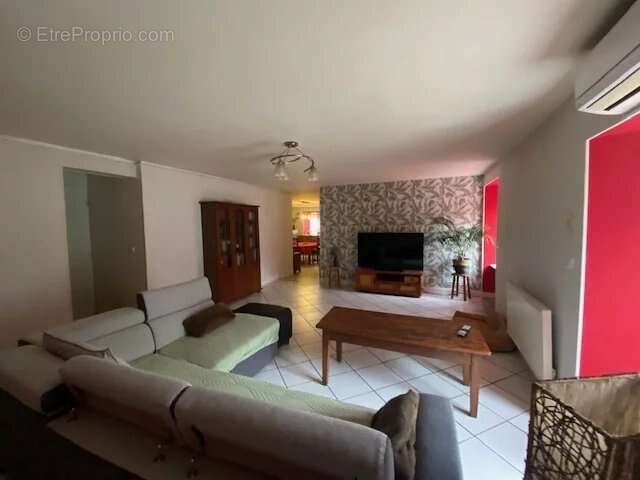 Maison à LA TOUR-D'AUVERGNE