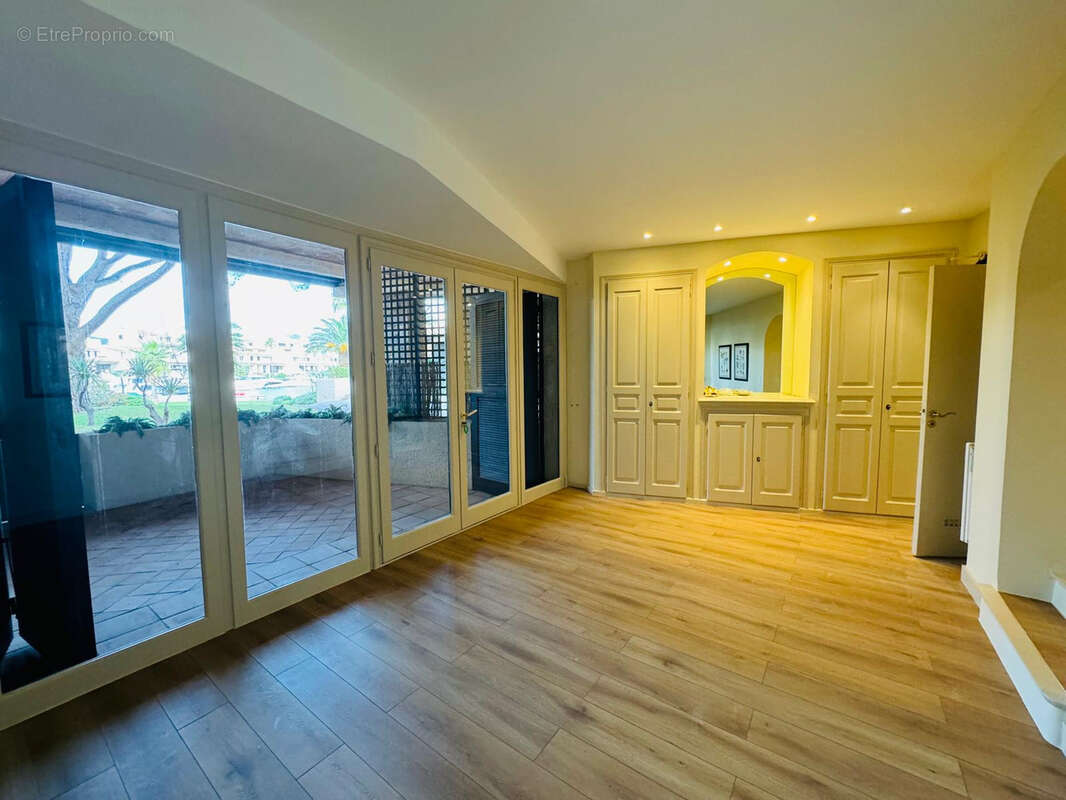 Appartement à COGOLIN