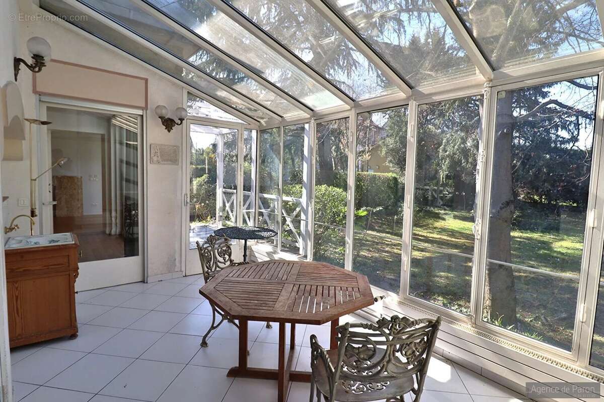 Maison à VERRIERES-LE-BUISSON