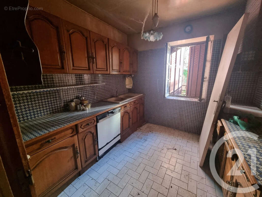 Maison à MONTSAUCHE-LES-SETTONS