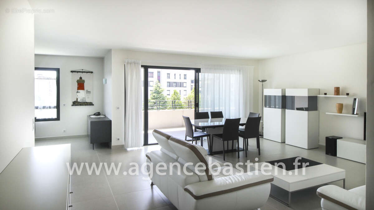 Appartement à SAINT-GENIS-POUILLY