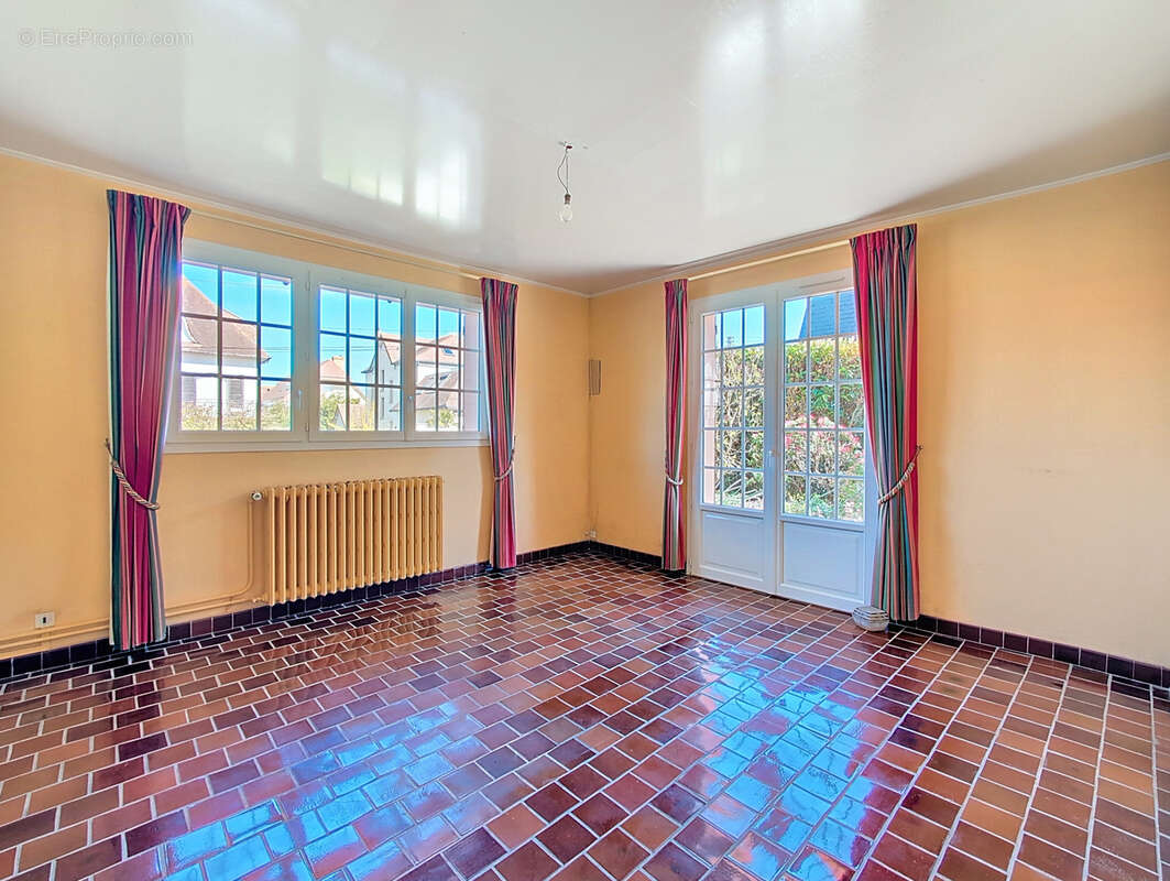 Maison à OUISTREHAM