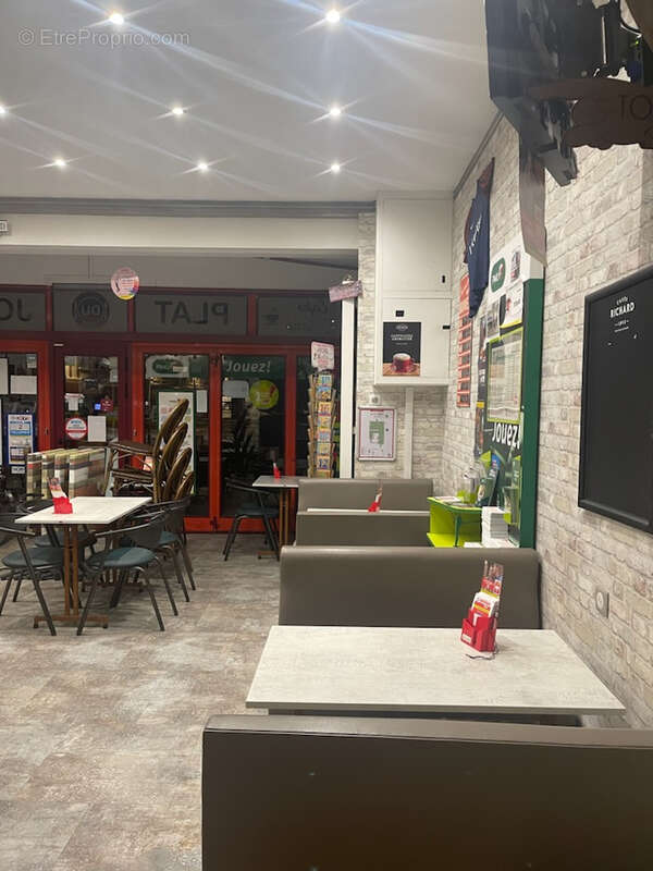 Commerce à YERVILLE