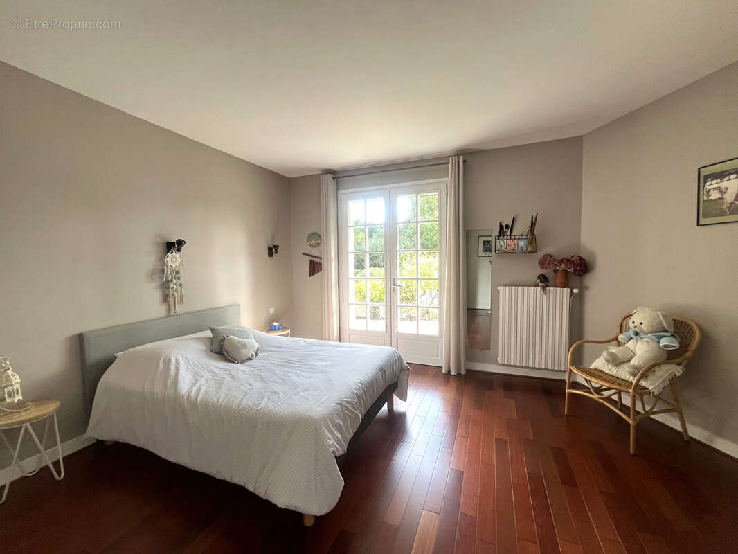 Maison à VAUX-SUR-AURE