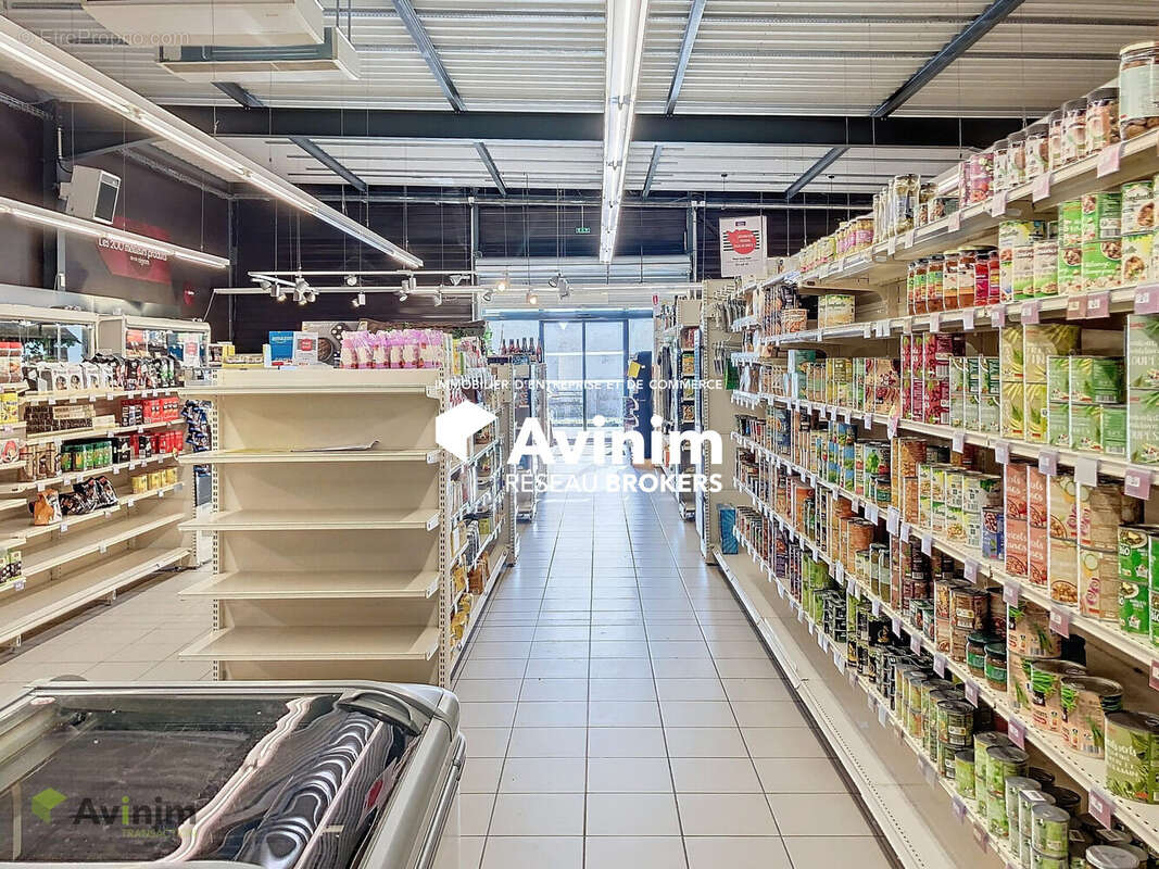 Commerce à FONTAINE-FRANCAISE