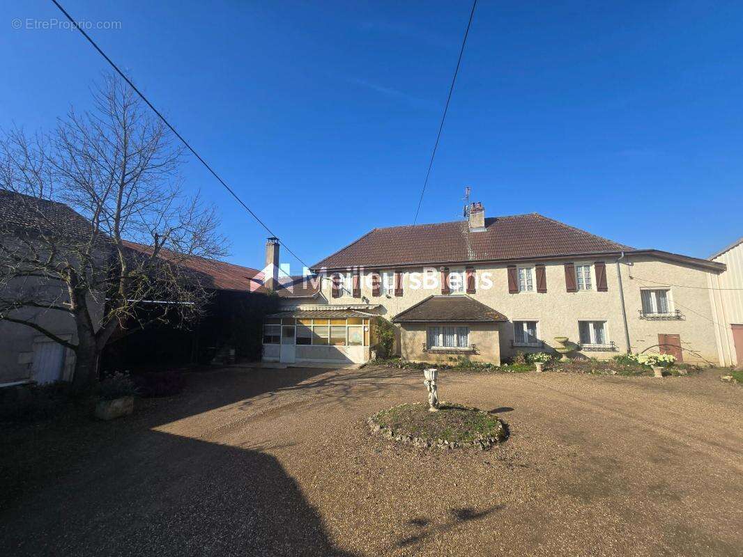 Maison à AUXONNE