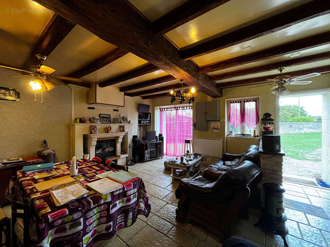 Maison à SAINT-JEAN-DE-SAUVES