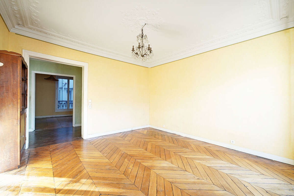 Appartement à PARIS-10E