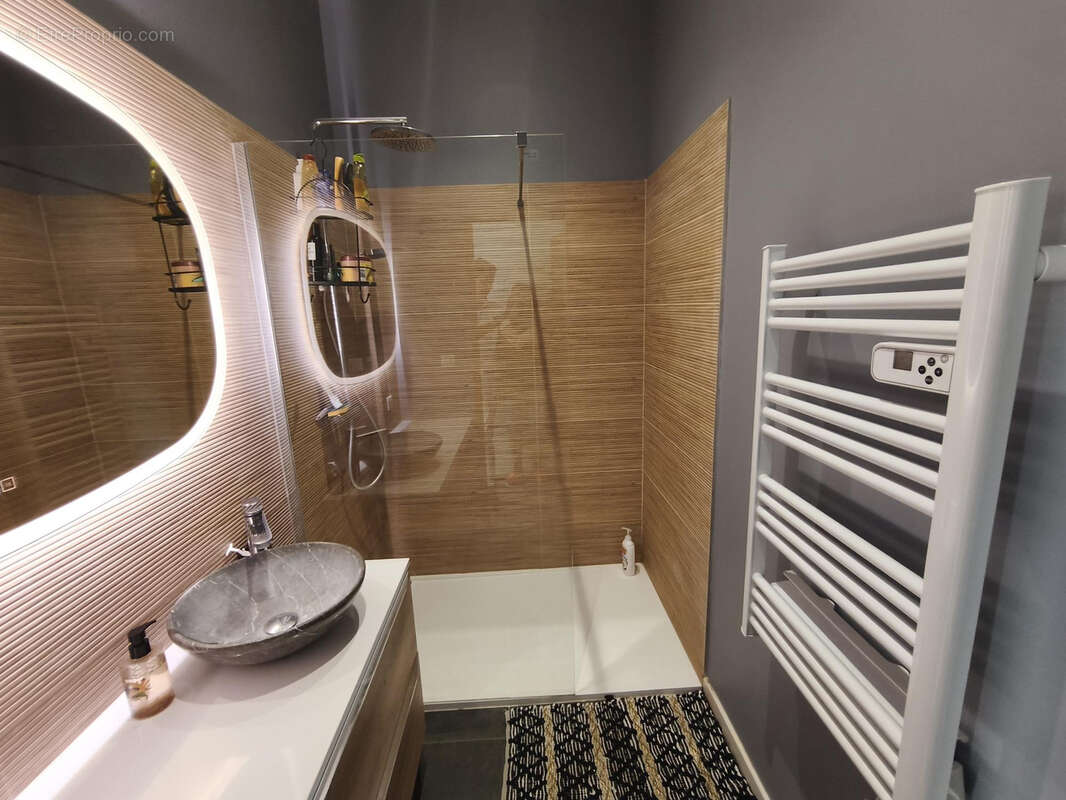 Propriété entièrement rénovée de 323 m2 avec piscine et dépendances - photo 29