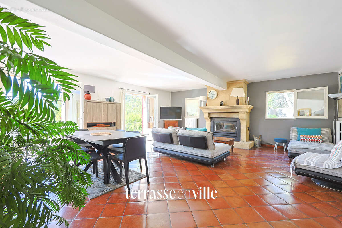 Maison à EGUILLES