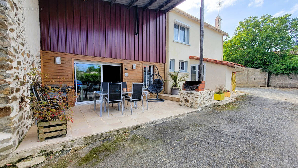 Maison à COURLAY