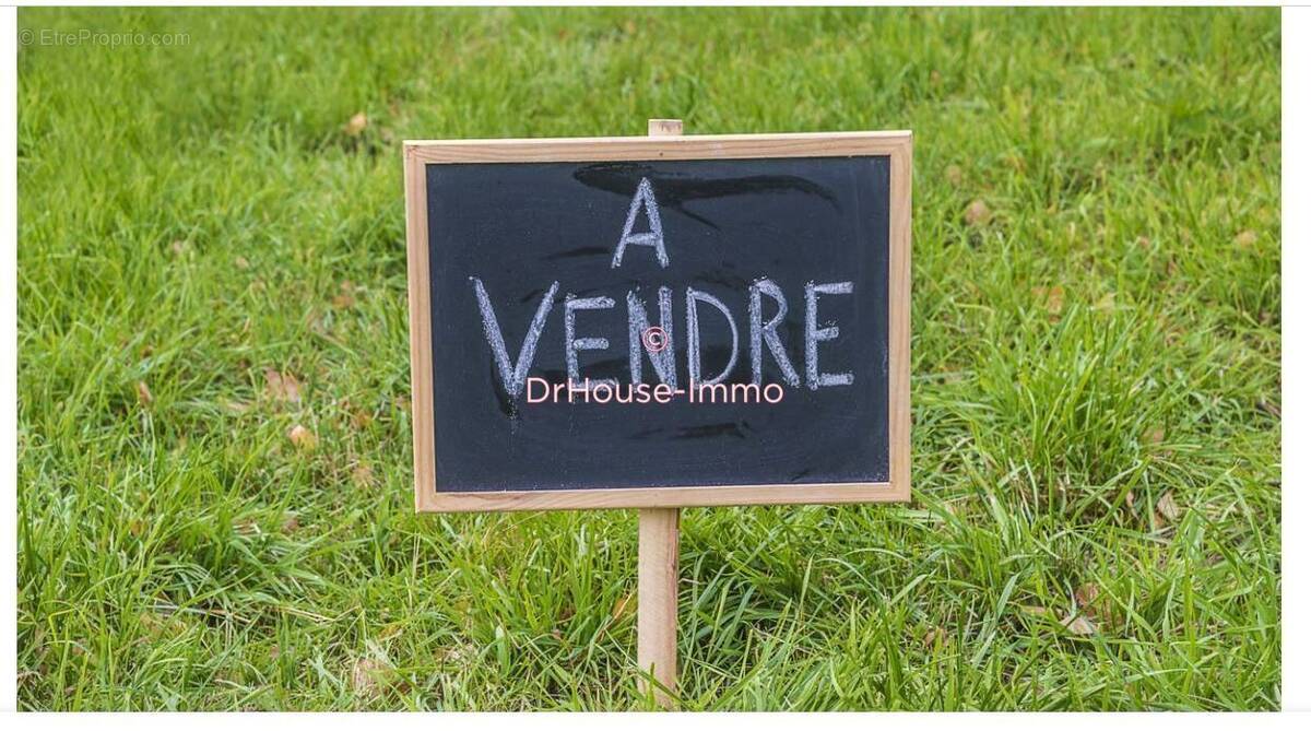 Terrain à ROCHEFORT