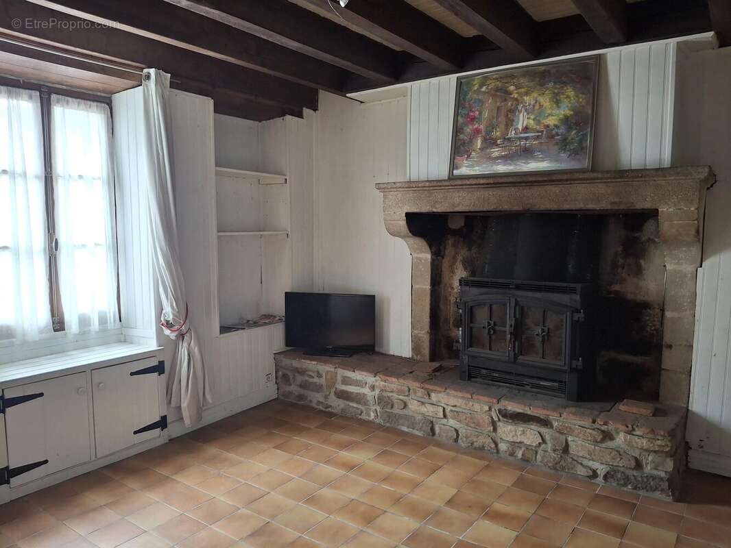 Charmante maison de caractère en pierre avec jardin dans un hameau paisible - photo 4