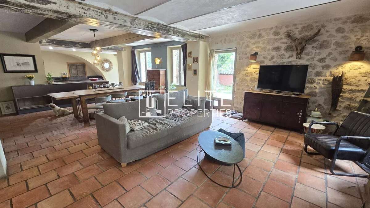Maison en pierre 233m² & piscine + dépendances - grasse - photo 12