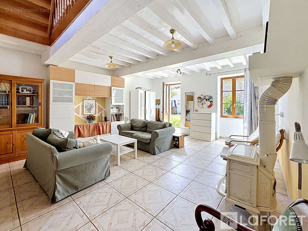 Maison à VAULX-MILIEU