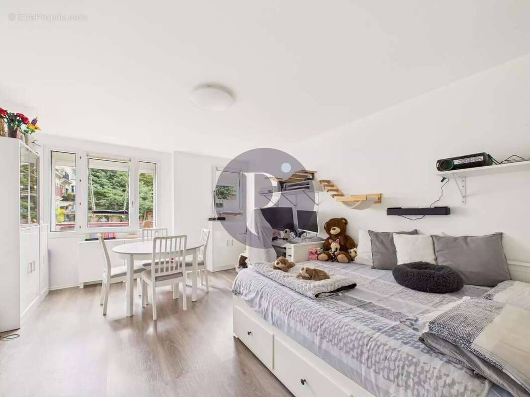 Appartement à LE PLESSIS-ROBINSON