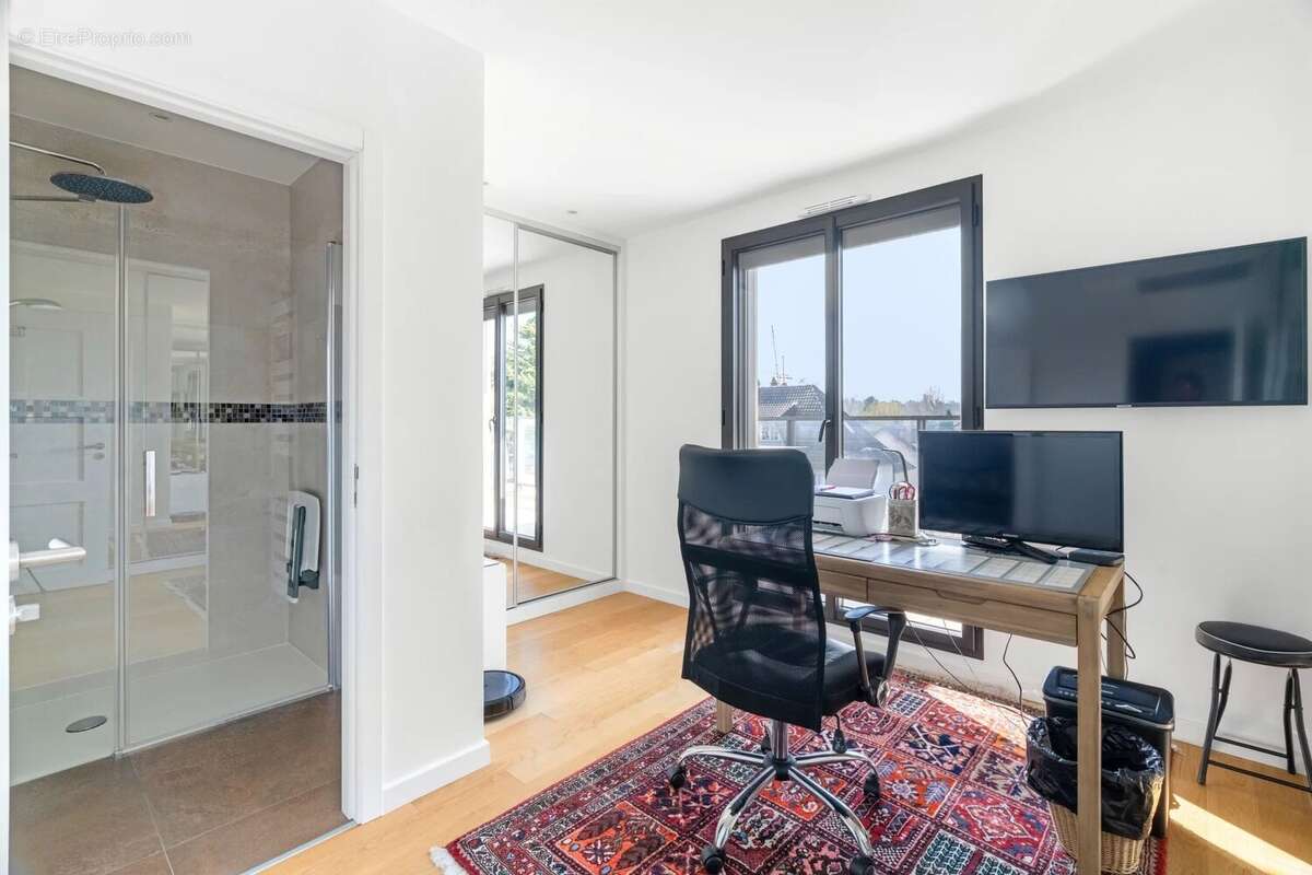 Appartement à SAINT-MAUR-DES-FOSSES