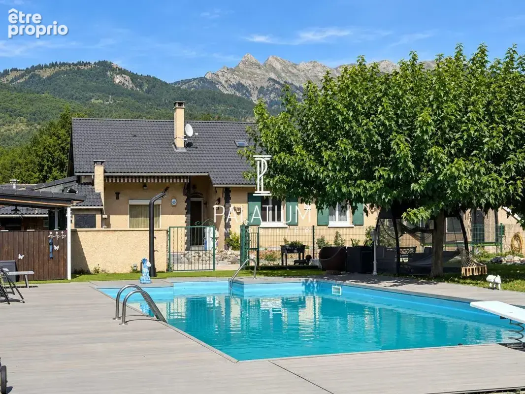 Espace et piscine : la maison de famille idéale - photo 17