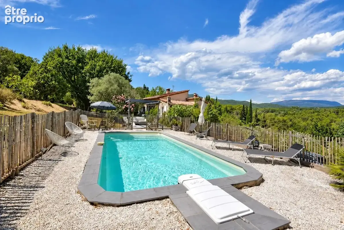 Tourrettes - Villa avec dépendance, piscine et vue - photo 24