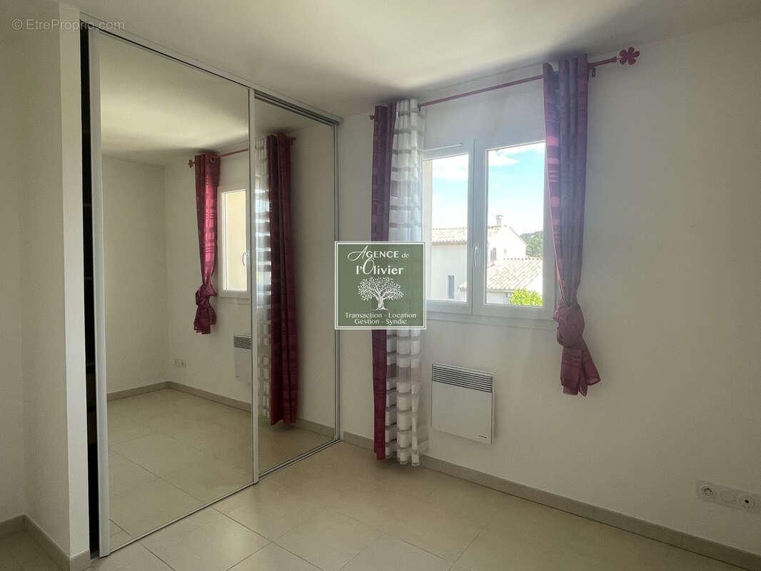 Villa de 80m2 habitable sur un terrain clos de 320m2 avec piscine et garage à ST ETIENNE DU GRES - photo 10