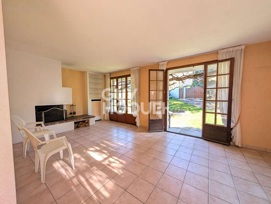 Maison à LE PECQ