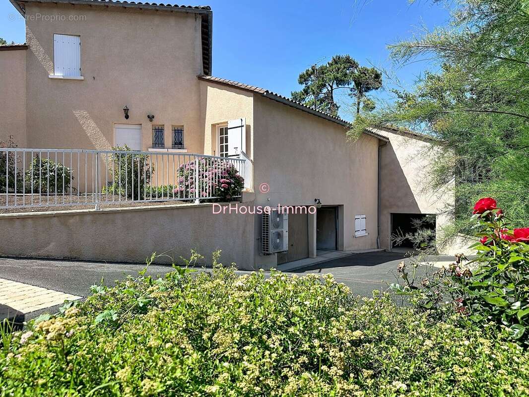 Maison 222 m² à Boulazac  - photo 9