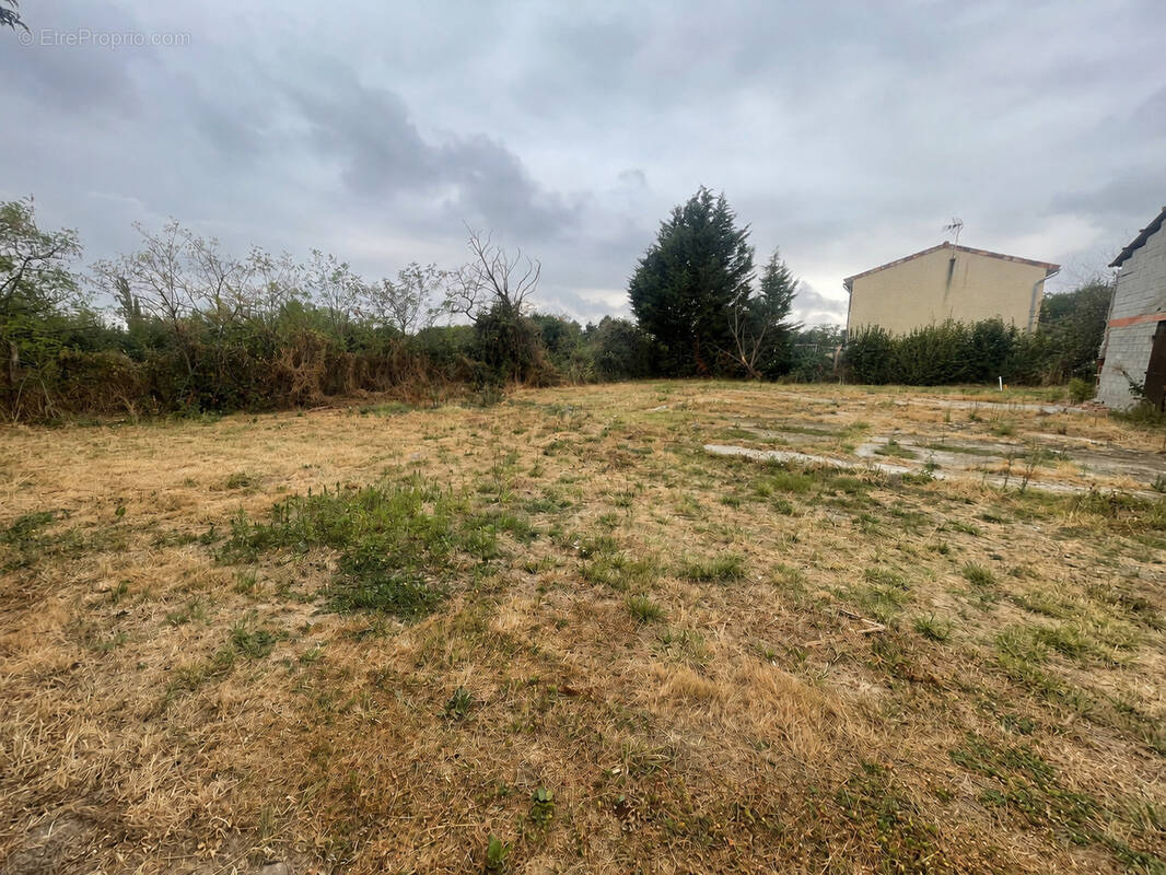 Terrain à RIEUMES