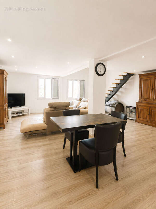 Maison 160 m²  - Fourques centre - photo 2