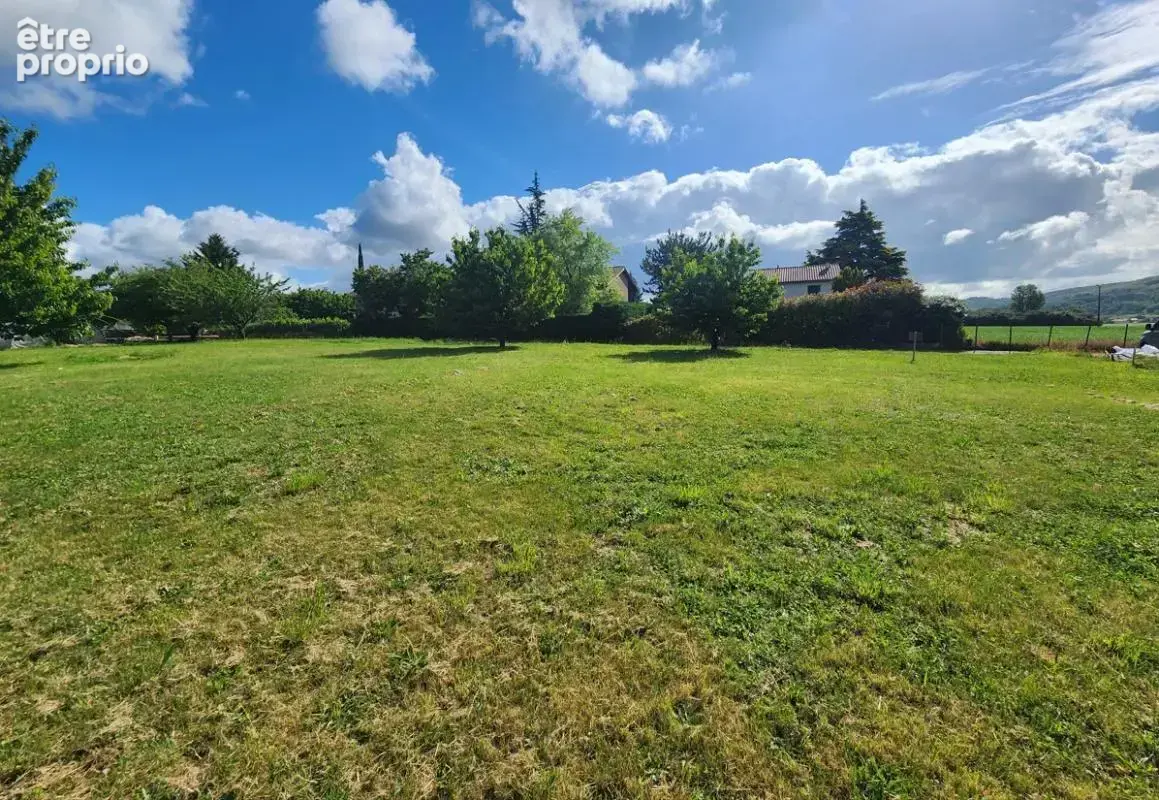 Photo Terrain à Communay au prix de 469 700€