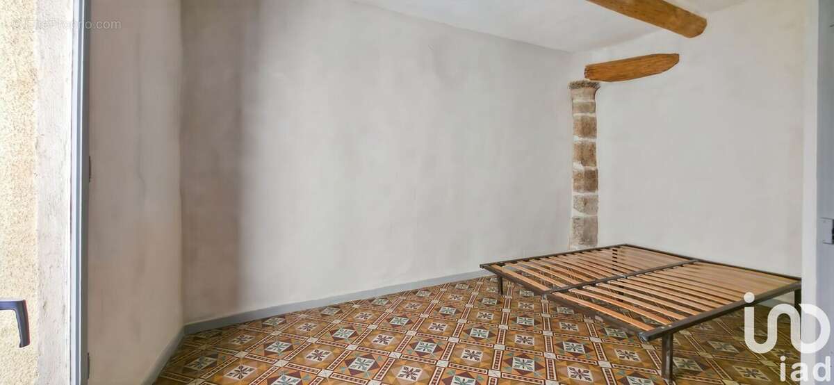 Maison 46 m² à Castelnau-De-Guers  - photo 5