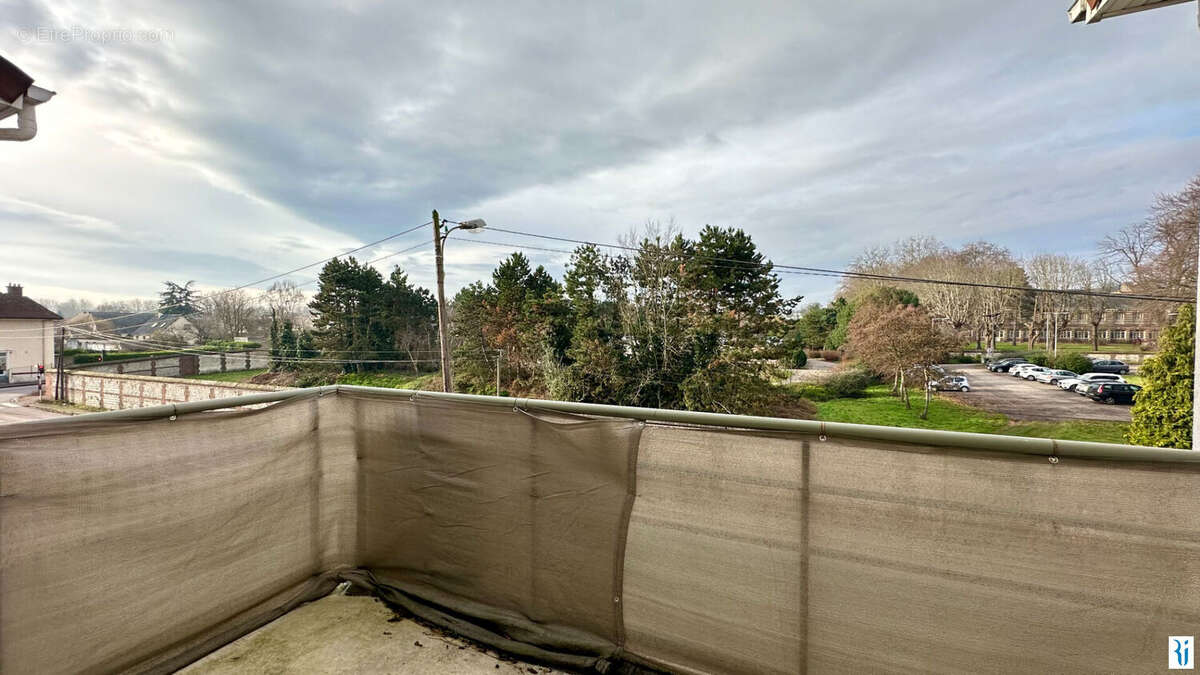 Appartement à SAINT-ETIENNE-DU-ROUVRAY