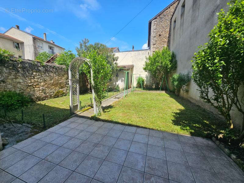 Maison 3 chambres, cave et agréable jardin - photo 2