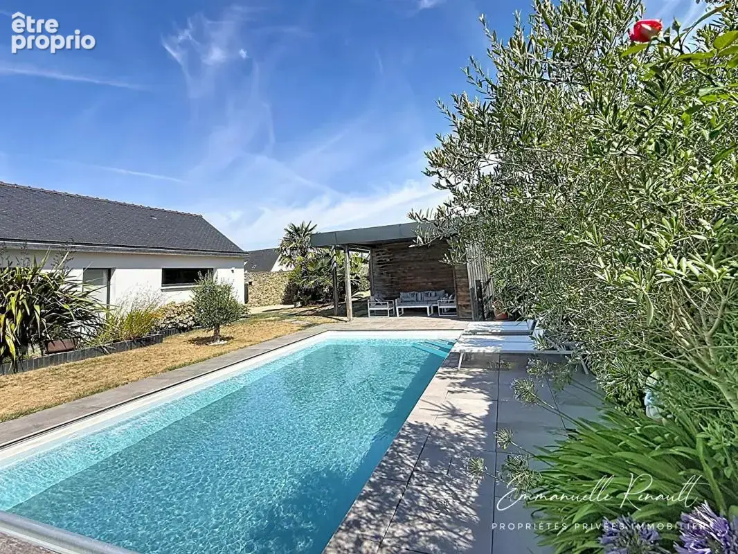 Sarzeau centre · Propriété de caractère, jardin clos et piscine - photo 7