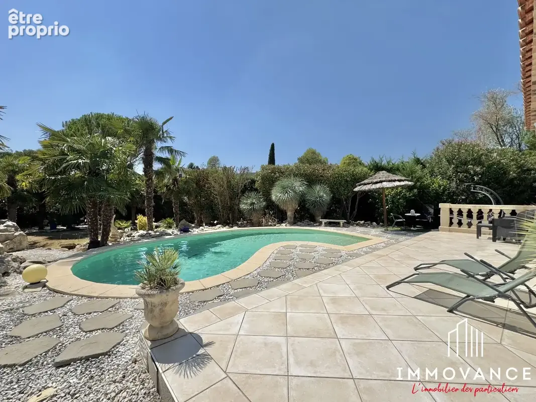 Maison 161 m² à Saint-Jean-De-Cuculles  - photo 5