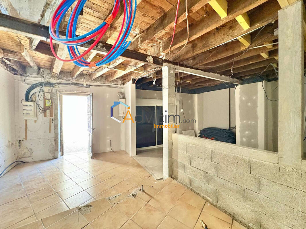 Maison à SURY-LE-COMTAL