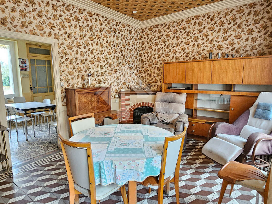 Maison à SAINT-PIERRE-LAVAL