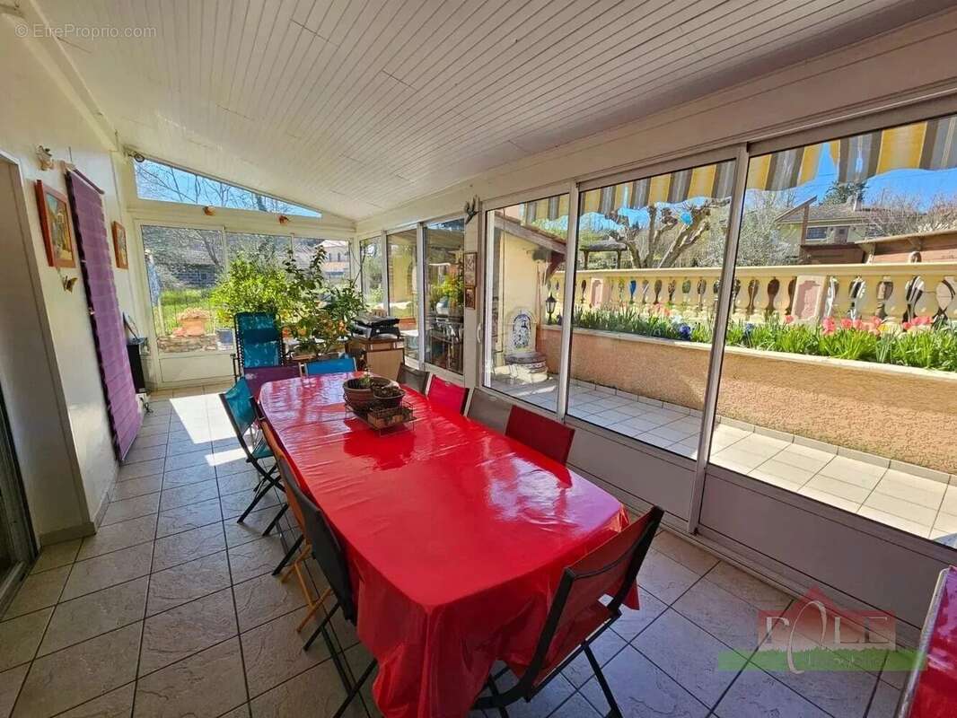 VIENNE,  Villa T7 de 170m² avec un terrain de 1500m² avec dépendances - photo 7